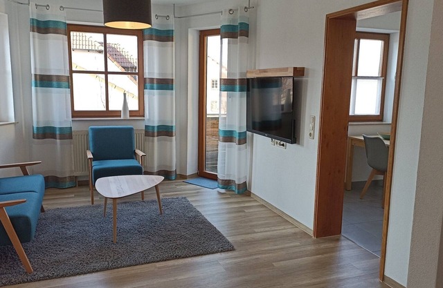 Appartement confortable de 50 m² avec balcon, parking gratuit et connexion Wi-Fi, petit-déjeuner buffet et cuisine entièrement équipée