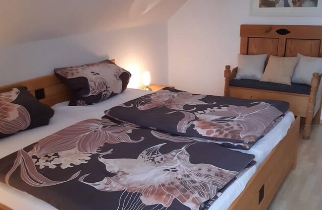 Appartement mansardé confortable avec balcon privé