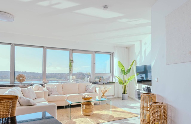 Gemütliche Ferienwohnung mit Loft-charakter und Wasserblick im Wikingturm
