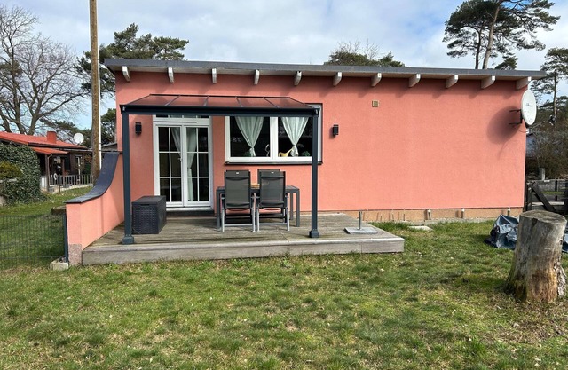 Chalet confortable près de la mer à Pepelow