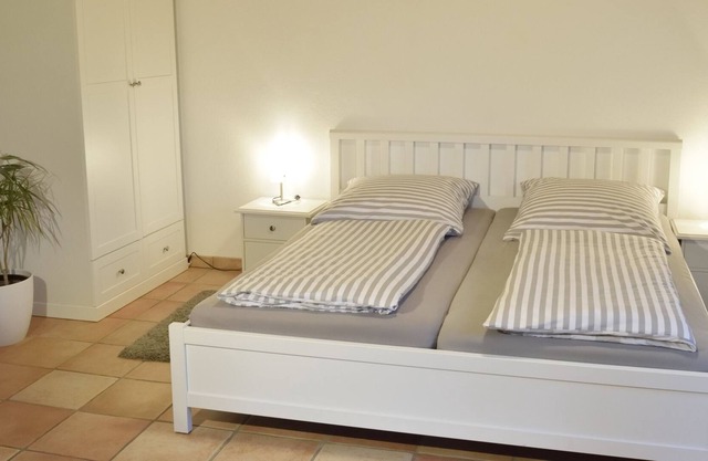 Appartement de vacances confortable de 50 m�� avec une grande chambre, un parking gratuit et une connexion Wi-Fi