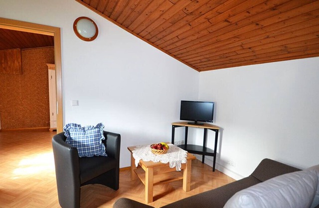 Appartement confortable à côté de la ferme avec des chevaux