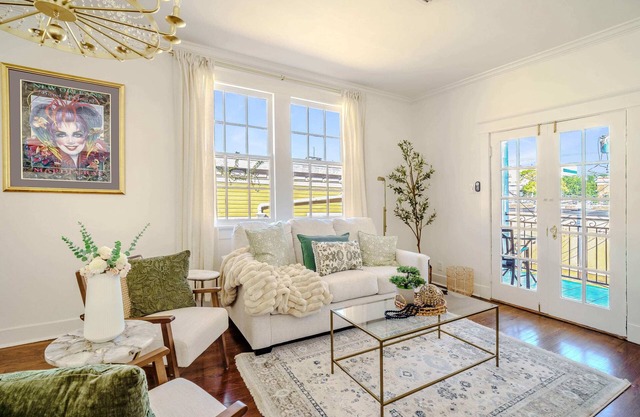 *Summer Sale*Lux Gem near Tourist Hotspots