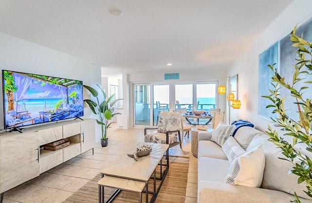 Generator! Oceanfront, 3 POOLS, Central Location