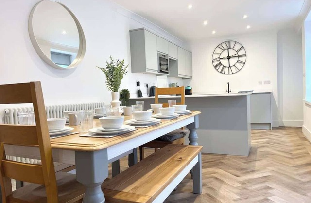 Generous 5 bed House~Penzance close to station