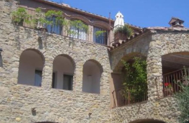 comfort mixed with view in the old medival village Peratallada