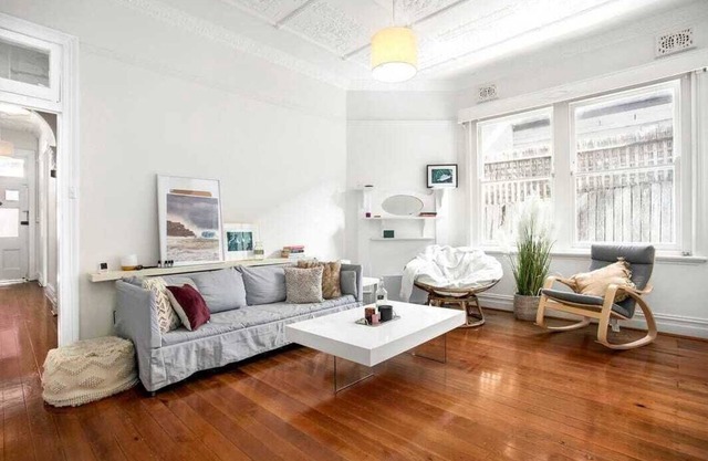 Generous one-bedroom apartment 10 mins walk to the famous Bondi Beach!