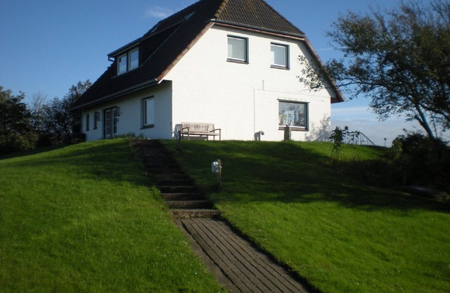 Généreusement appartement meublé avec vue panoramique sur l'île.