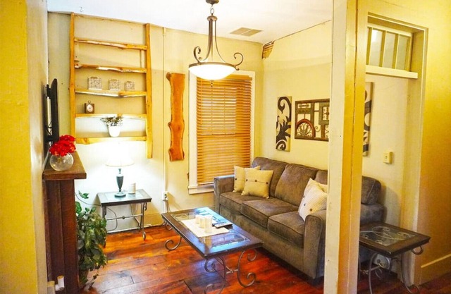 Genevieve's Place in Historic Roscoe Village