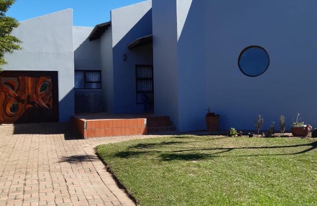 Genie's Nest JBay Flat 1