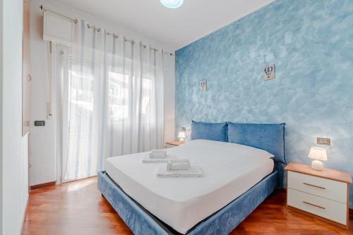 Genova bright apartment near the beach