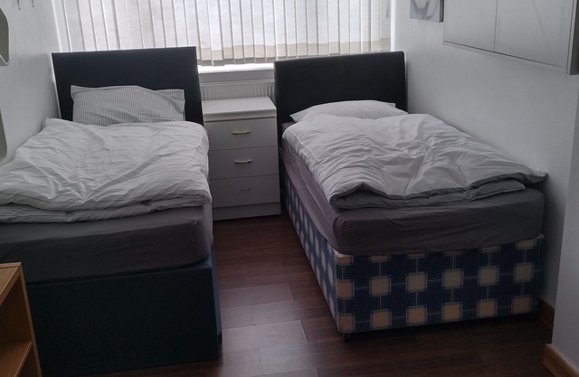 Genuine rest. A 4bed house with driveway parking spaces and a back garden.