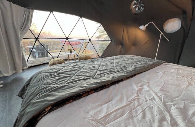 GeoDome 100 mi Views 2½ mi to BR