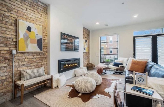 George 201 Charming Condo on 8th w/ Deck