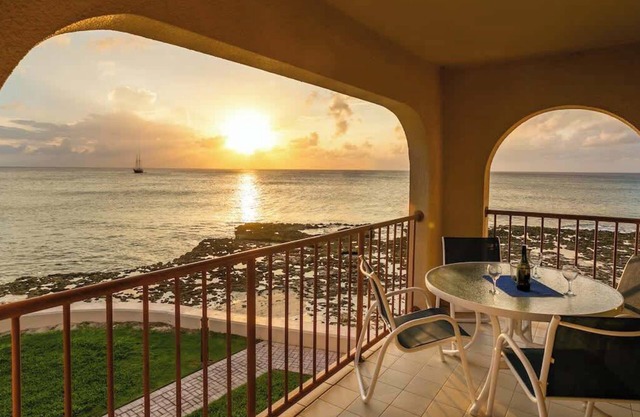 Regarder le coucher de soleil sur les Caraïbes! Georgetown Villa # 201 de CaymanVacation
