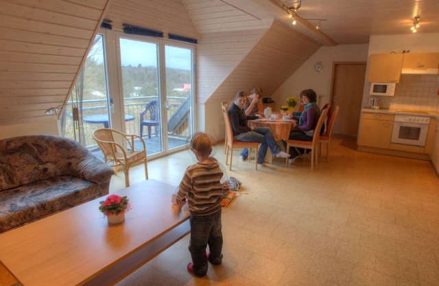 Spacieux appartement de 90 m² avec balcon, nombreux loisirs et événements, Wi-Fi gratuit