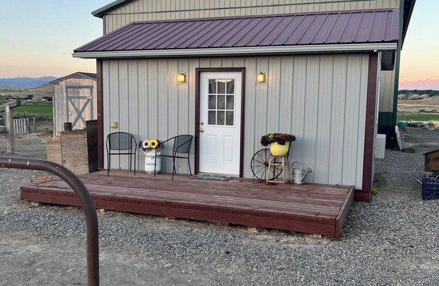 GET AWAY FROM IT ALL! Country living close to biking trails and Fruita.