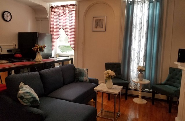 Get comfy at Palmetto Guest Suite
