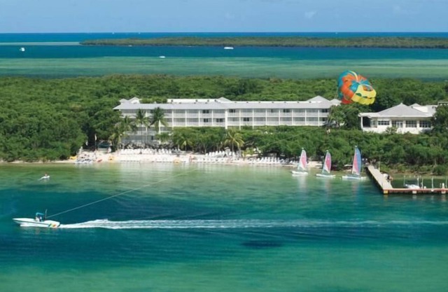 Paradis tropical! Unité de conception pour 4 personnes, plage privée, 2 piscines