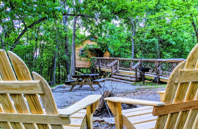 Escapade 9 - Cabane privée dans les arbres avec vue sur la montagne