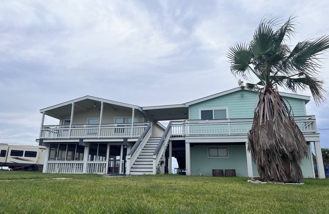 Getaway By The Bay Unit 2