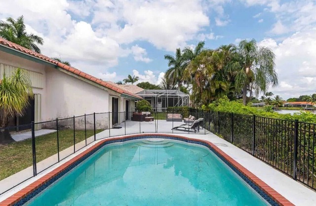 Getaway on Kingsway