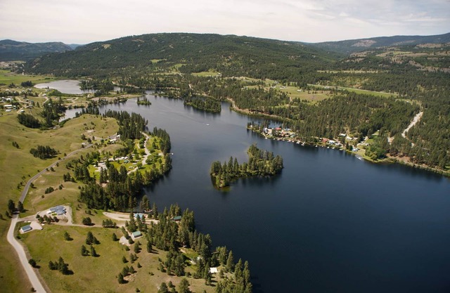 Escapade retraite offrant une vue magnifique sur le lac Curlew