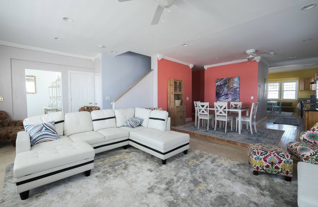 Getaway with river views - 3 bed, 2.5 bath condo on the St. Clair River, U4