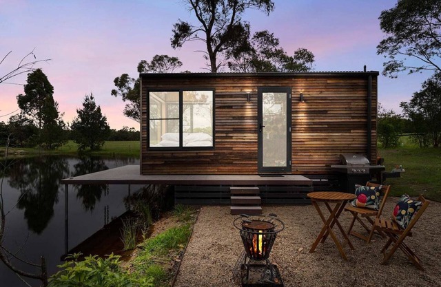 Getawayz NSW - 'Banksia' Designer Tiny Home w/ stunning dam views