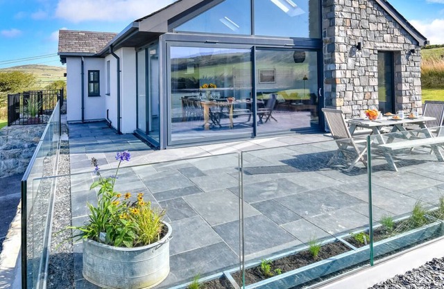 Geufron House