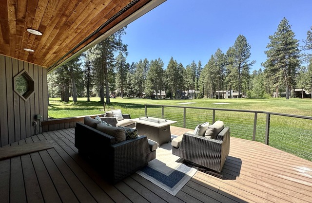 GH091A | Views of Big Meadow 5th fairway. Spacious home with a game room!