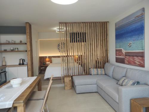 Giannis studio suite in South Crete tsoutsouros