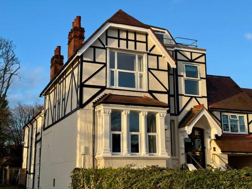 Gidea Park Hotel