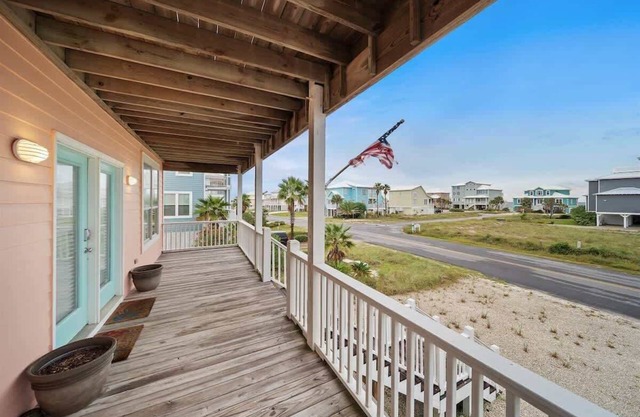 Gift by the Sea Spacious Family Retreat Wildlife Haven