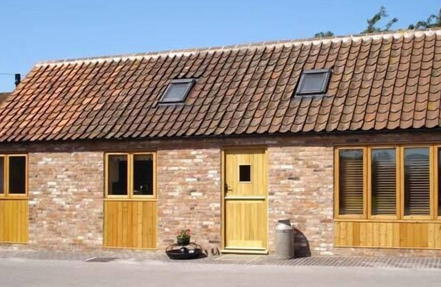 Ginny's Barn, ASKHAM