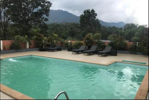 Girassol Serviced Villa