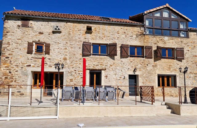 Gite 15 pers Tarn Aveyron with heated swimming pool