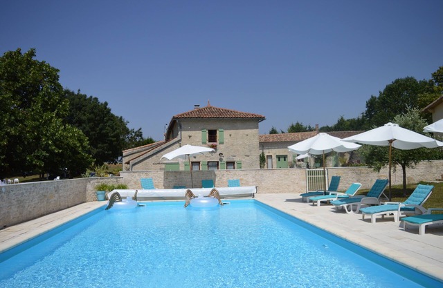 Gite Le Mignon for 5 people in a complex of 6 gites with swimming pool.