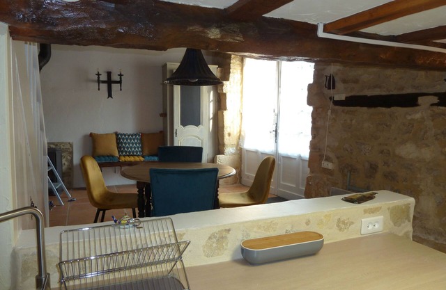 Gite à 5 minutes d'une base de loisirs à Gourdon (Lot) dans une maison en pierre