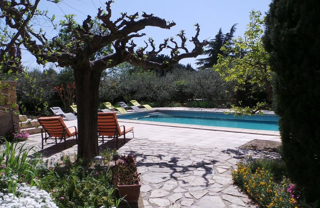 Gîte 6/7 pers avec piscine/spa à 10' de Nîmes