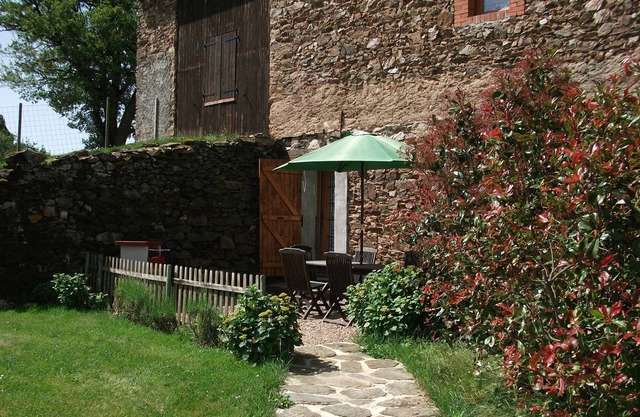 Gite Alice situé à la frontière Tarn / Aveyron, avec piscine