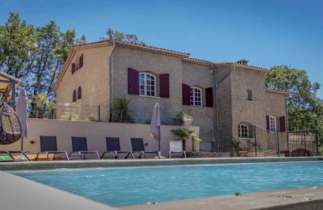 Gite ''Cote Piscine'' dans le parc national des Cévennes