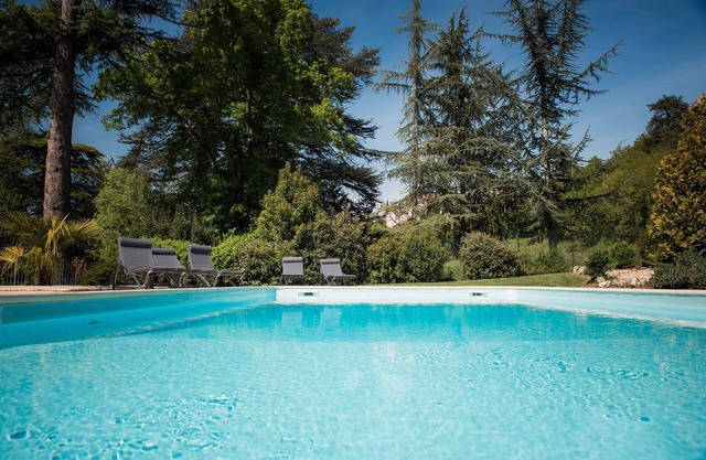 Gite de Caractere, La Riviere, piscine chauffee, de luxe