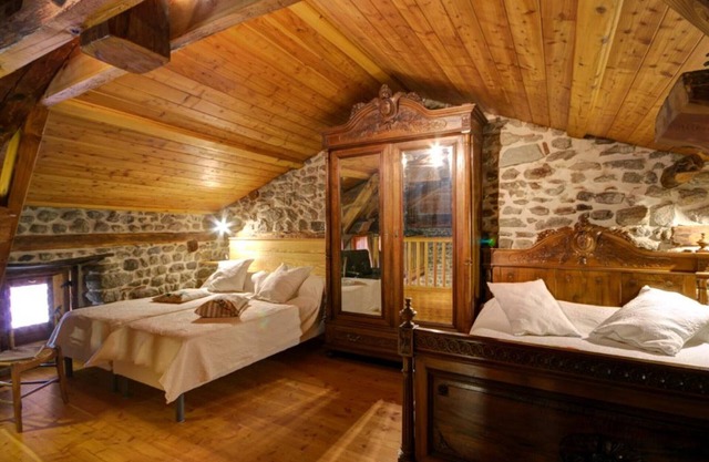 Gîte Essertines-en-Châtelneuf, 3 pièces, 6 personnes