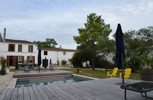 GITE FREMIGERE - 4* - 6 BEDROOMS -CAMPAGNE-MER-PISCINE - sleeps 14