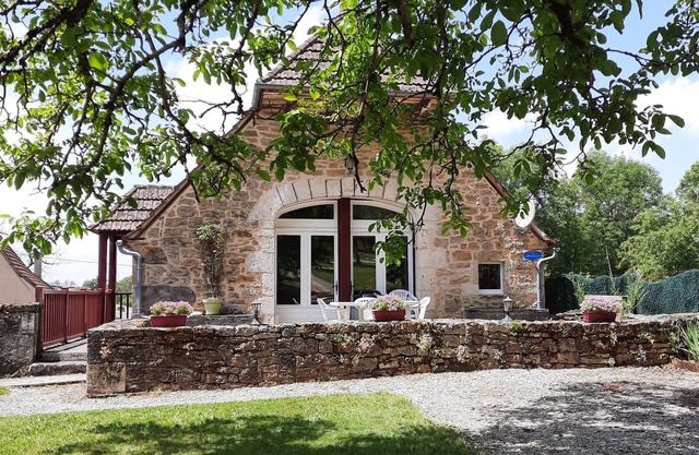 Gite LA GRANGE, dans un lieu calme à proximité de Rocamadour, Padirac...
