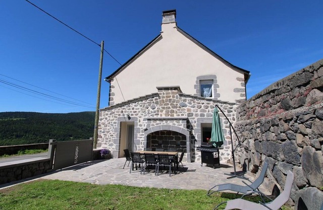 Gite Laveissière, 3 bedrooms, 6 persons