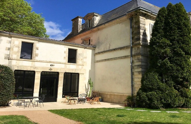 GITE Les Lodges du Château Tente MARIE ANTOINETTE Près La Rochelle