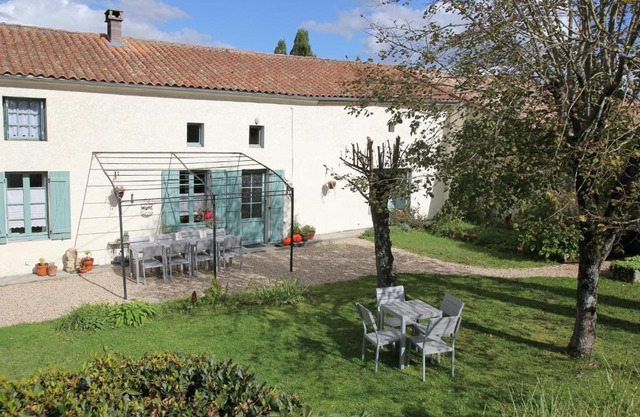 Gite Lumiere - hameau calme 8km de Jonzac