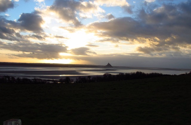 Gîte Mell : dans la Baie du Mont St Michel avec jardin